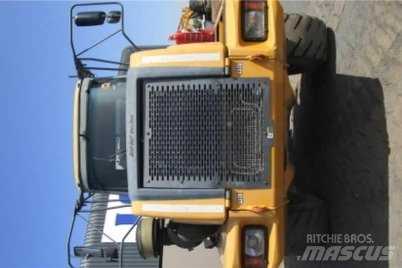 Bell B30D Articulated Haulers