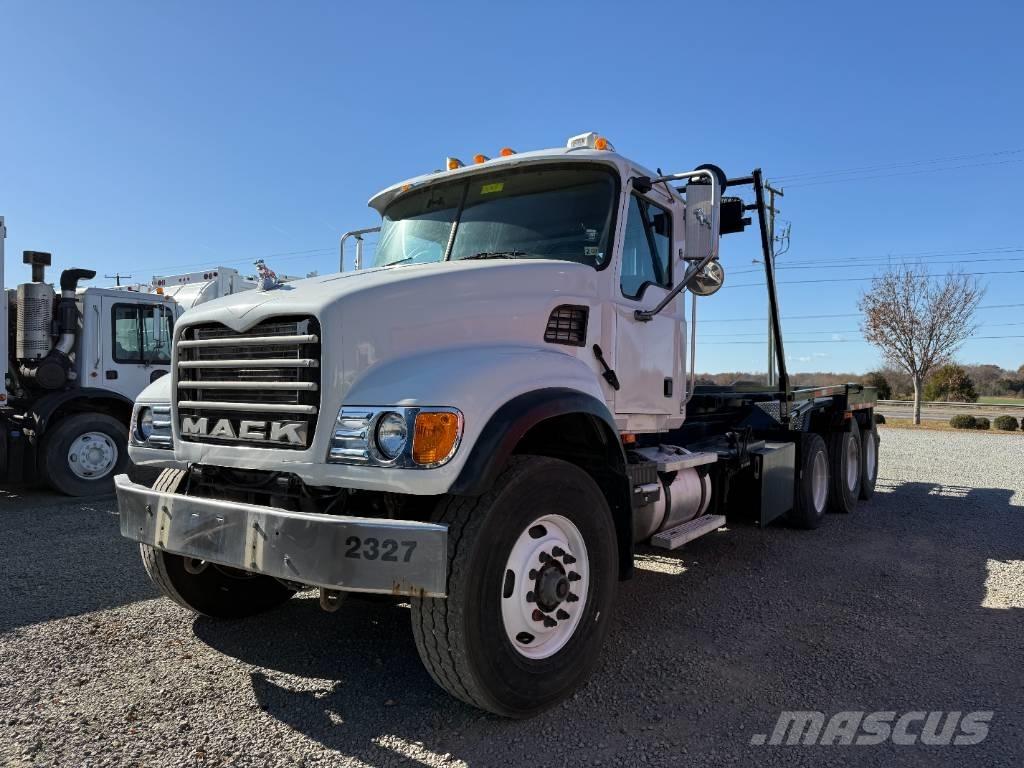 Mack CV 713 Waste trucks