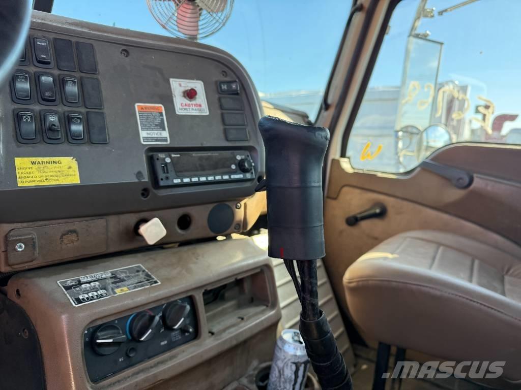 Mack CV 713 Waste trucks