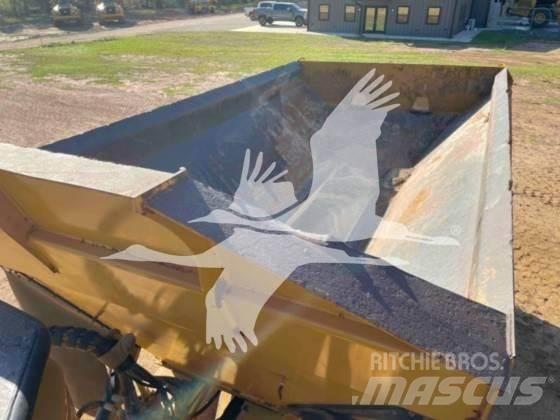 CAT 725C2 Articulated Haulers