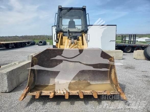 CAT 953C Crawler FEL's