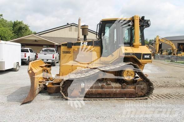 CAT D5M XL Crawler dozers