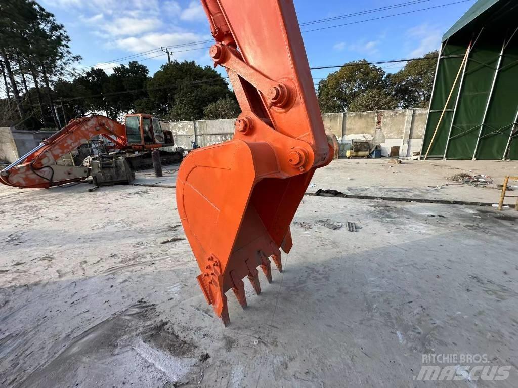 Hitachi ZX 200 Mini excavators < 7t