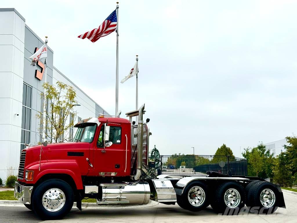 Mack CHU 613 Truck Tractor Units