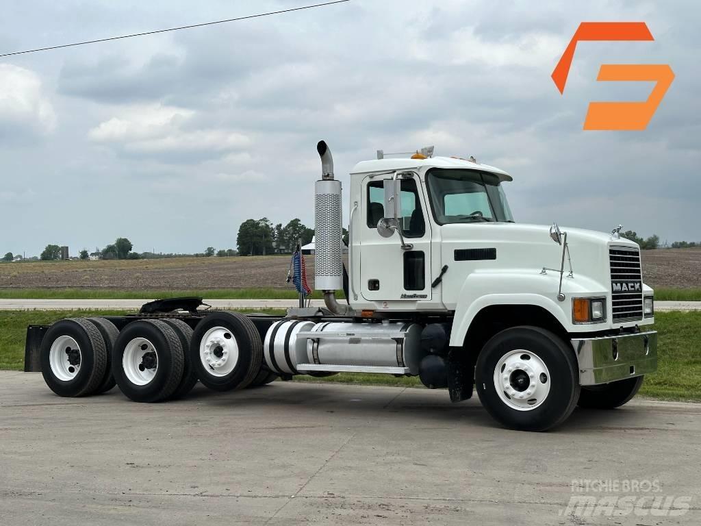 Mack CHN 613 Truck Tractor Units