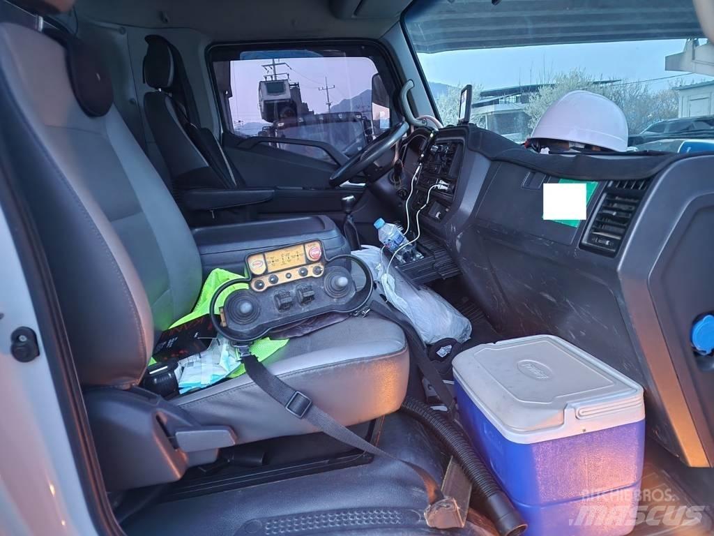 Novas 300 Truck mounted aerial platforms