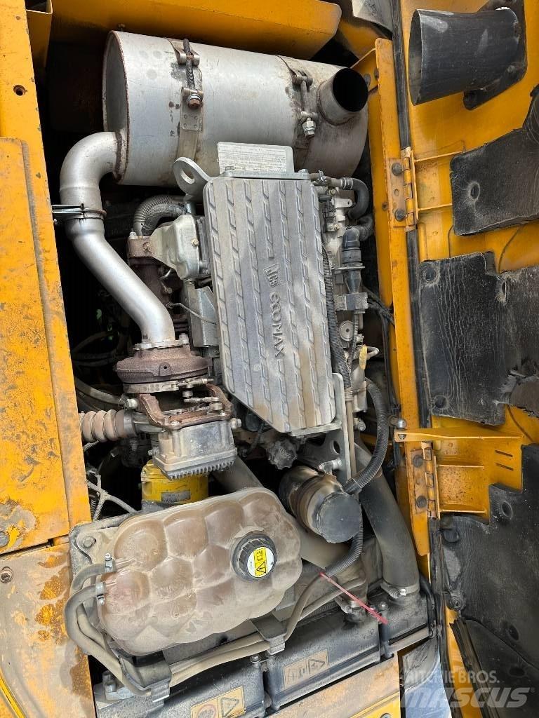 JCB JS 130 LC Crawler excavators