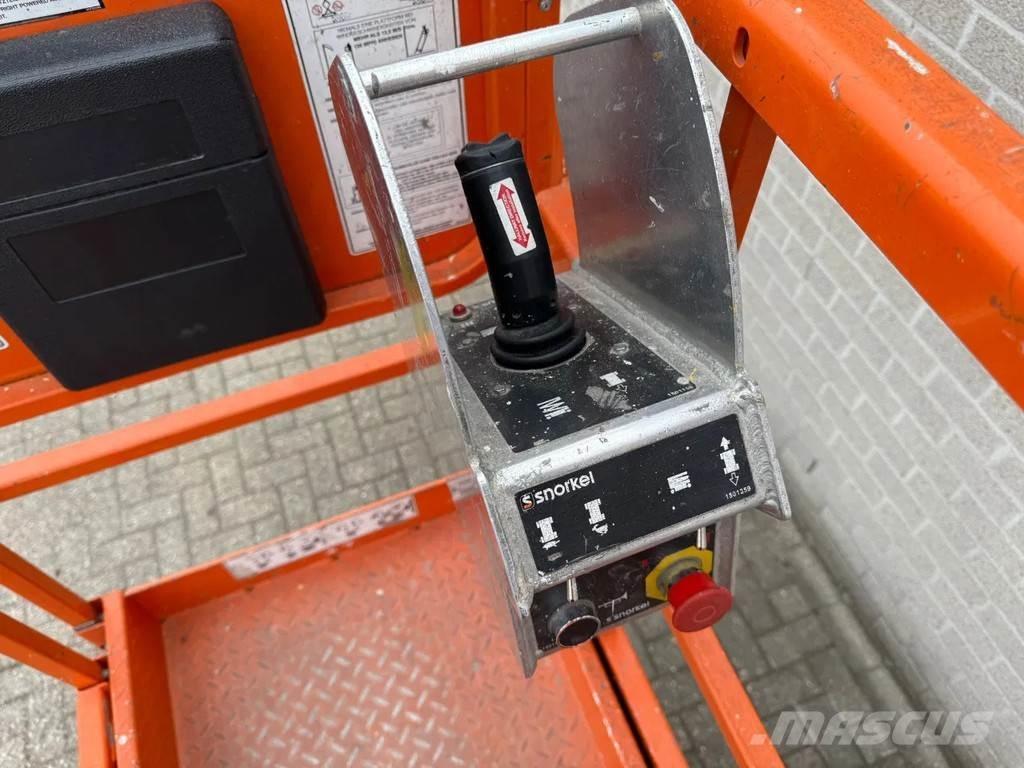 Snorkel S3220E Scissor lifts