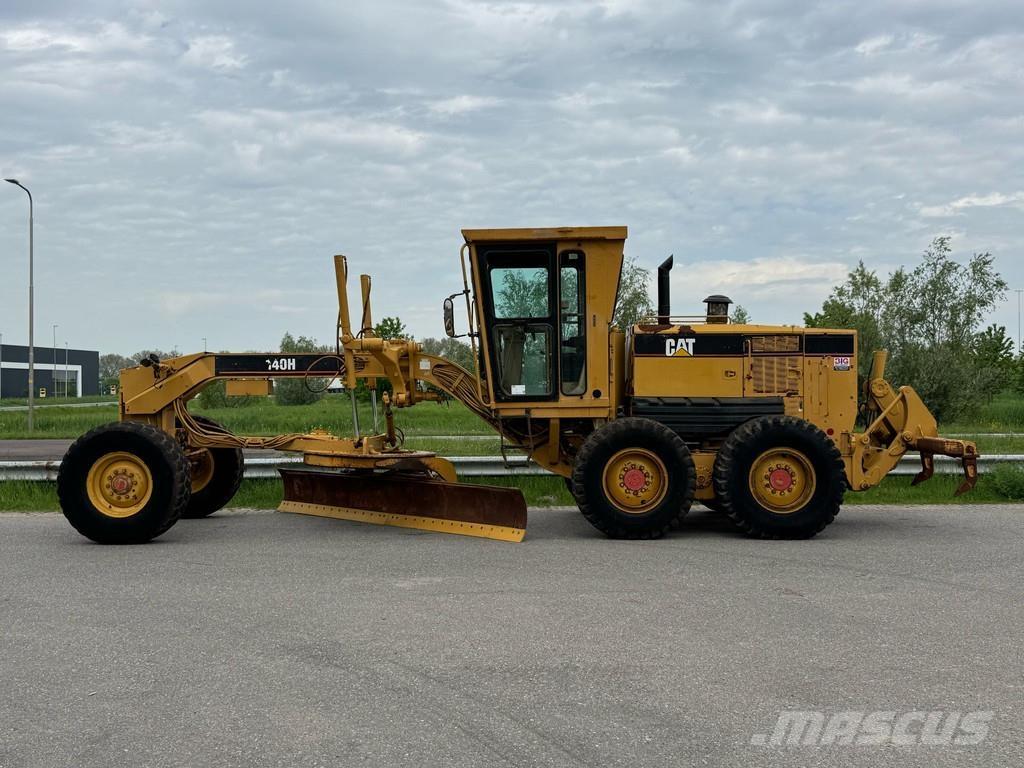 CAT 140H Graders