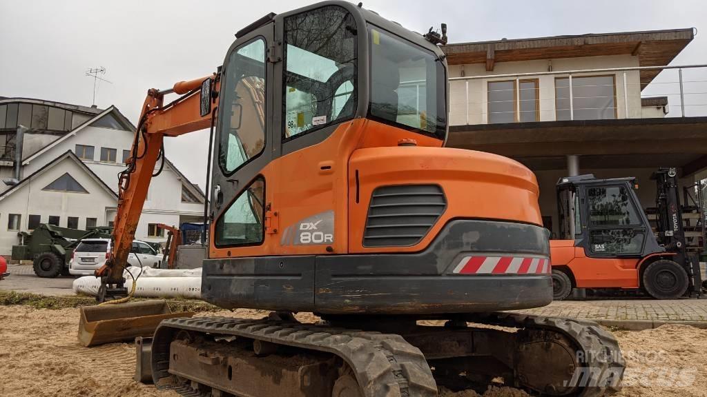 Doosan DX 80 R Midi excavators  7t - 12t