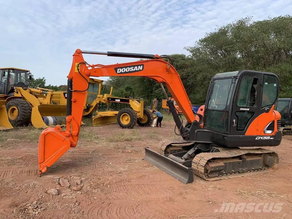 Doosan DX 55 Mini excavators < 7t