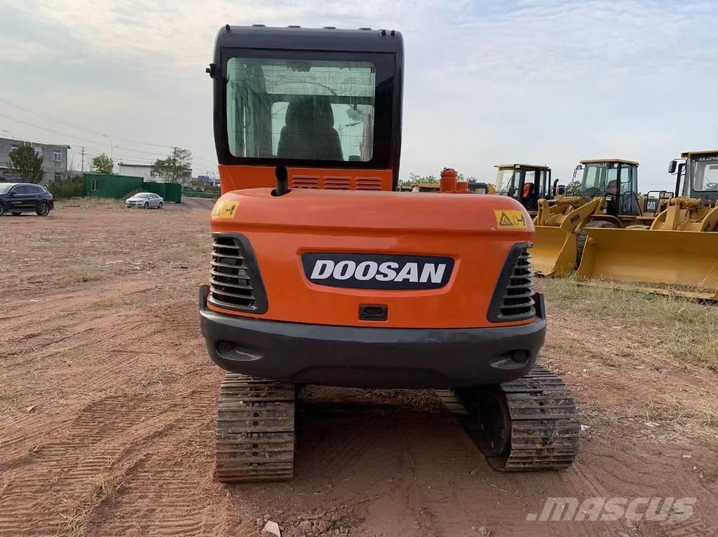 Doosan DX 55 Mini excavators < 7t