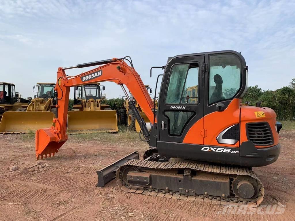 Doosan DX 55 Mini excavators < 7t