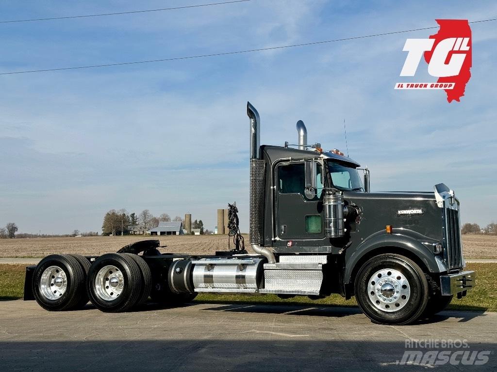 Kenworth W900 Truck Tractor Units