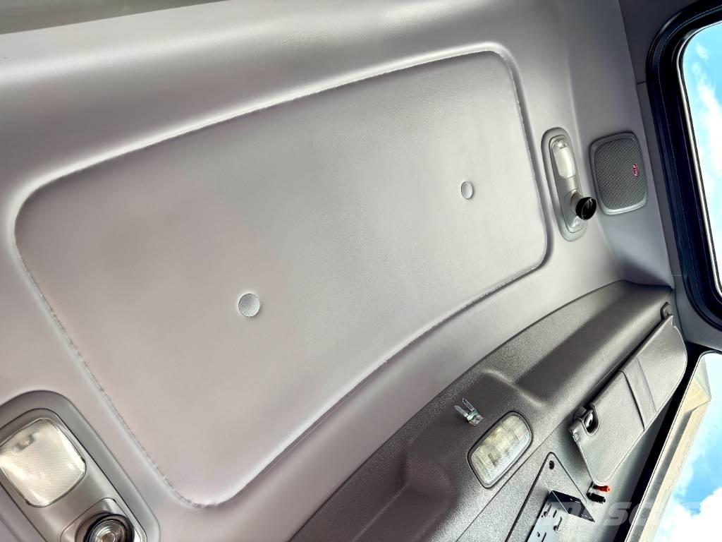 Peterbilt 388 Truck Tractor Units