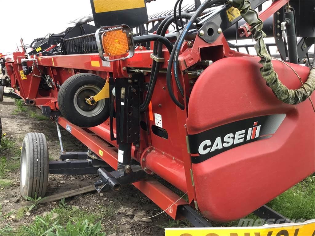 Case IH 3100 Combine harvester heads