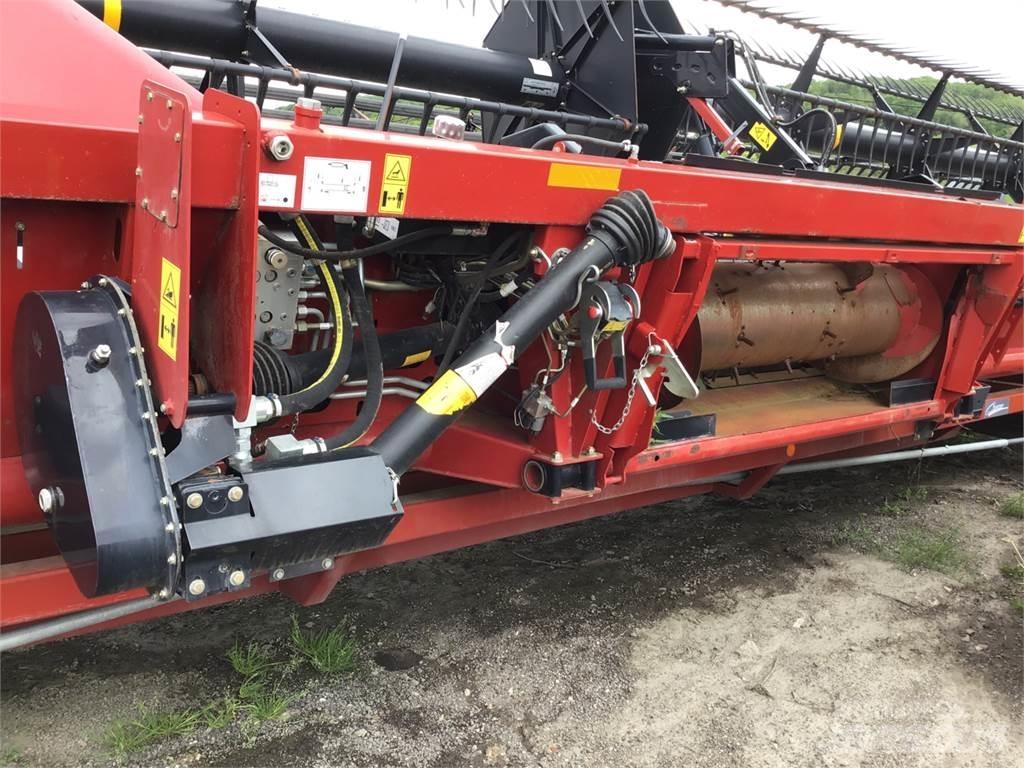 Case IH 3100 Combine harvester heads
