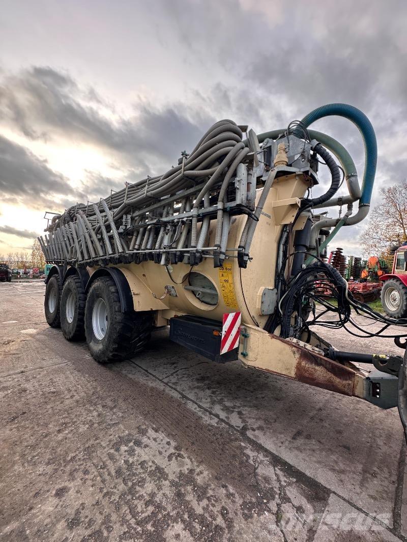 Samson PG 25 Manure spreaders