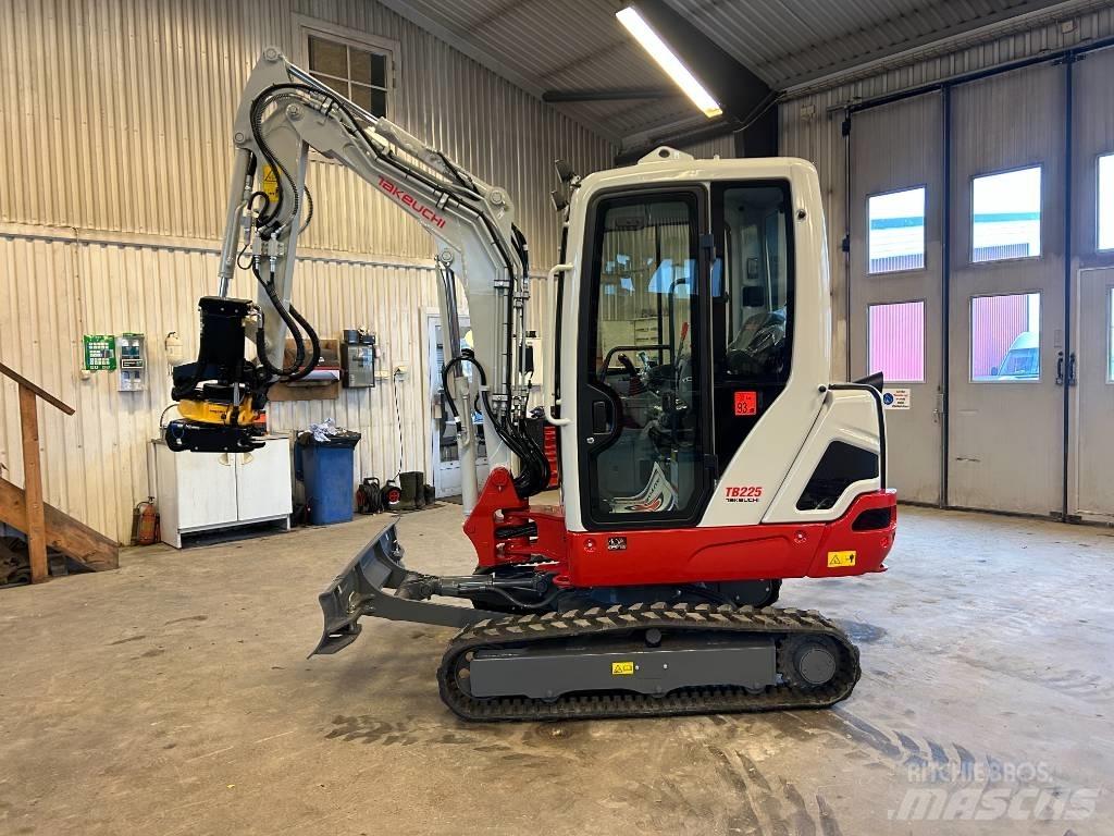 Takeuchi TB225 Mini excavators < 7t