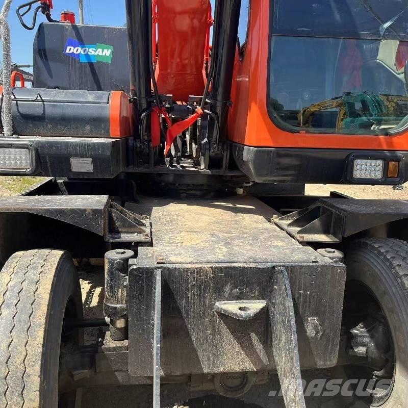 Doosan DX150W Wheeled excavators