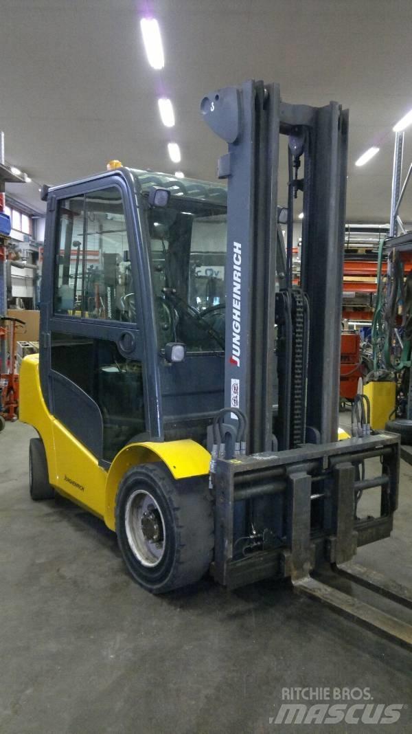 Jungheinrich DFG 430 Diesel trucks