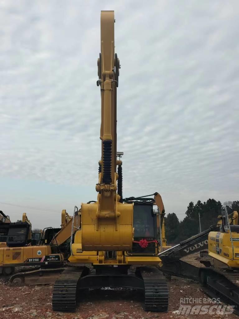 Komatsu PC 200-8 Crawler excavators