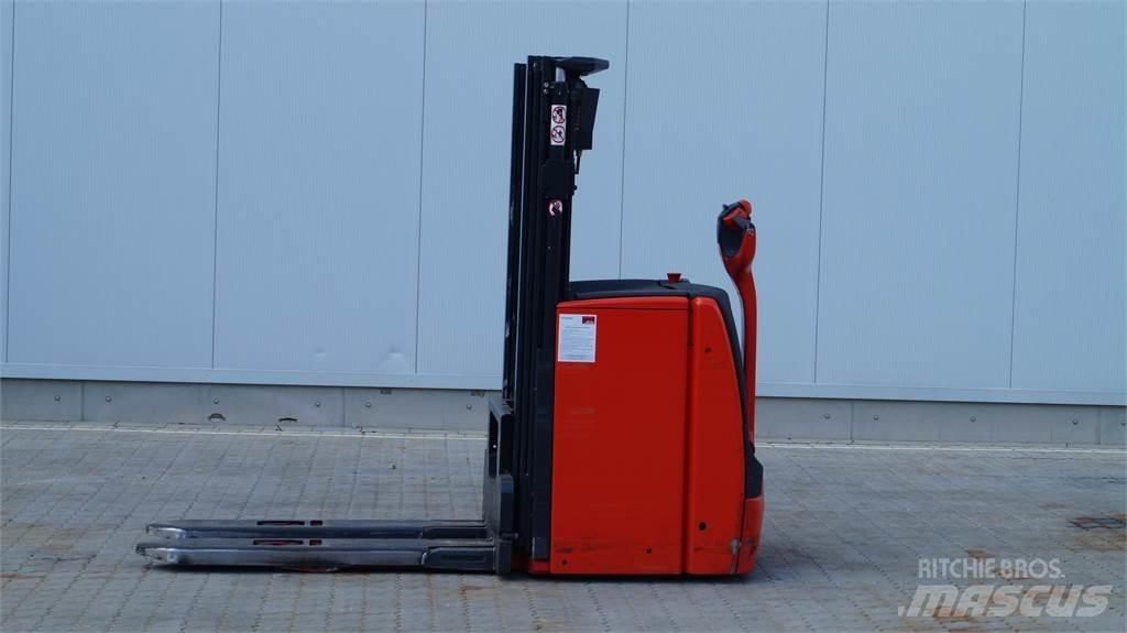 Linde L16i Pedestrian stacker