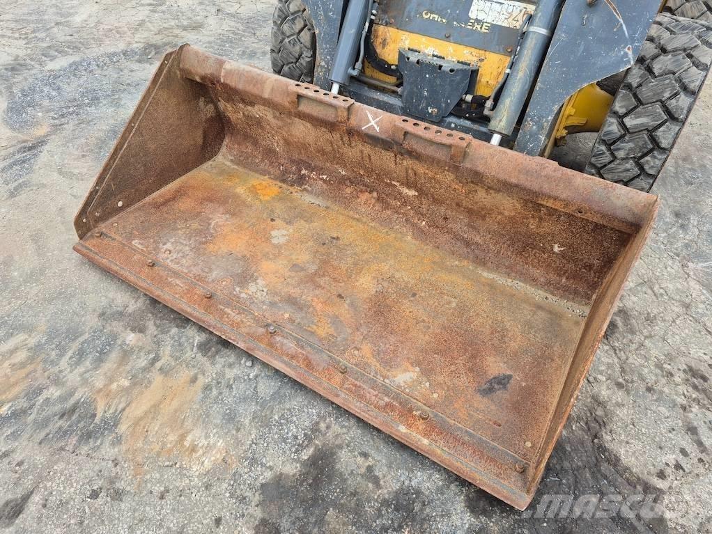 John Deere 312 Skid steer loaders