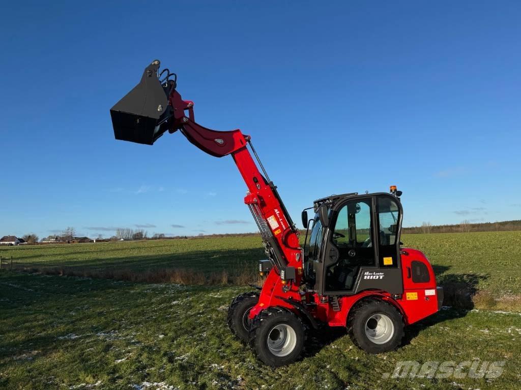  Max Loader 810 T Mini loaders