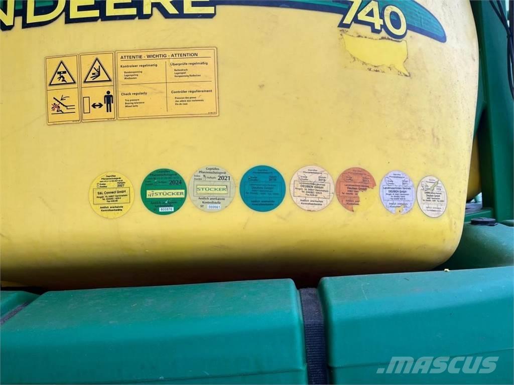John Deere 740 Trailed sprayers