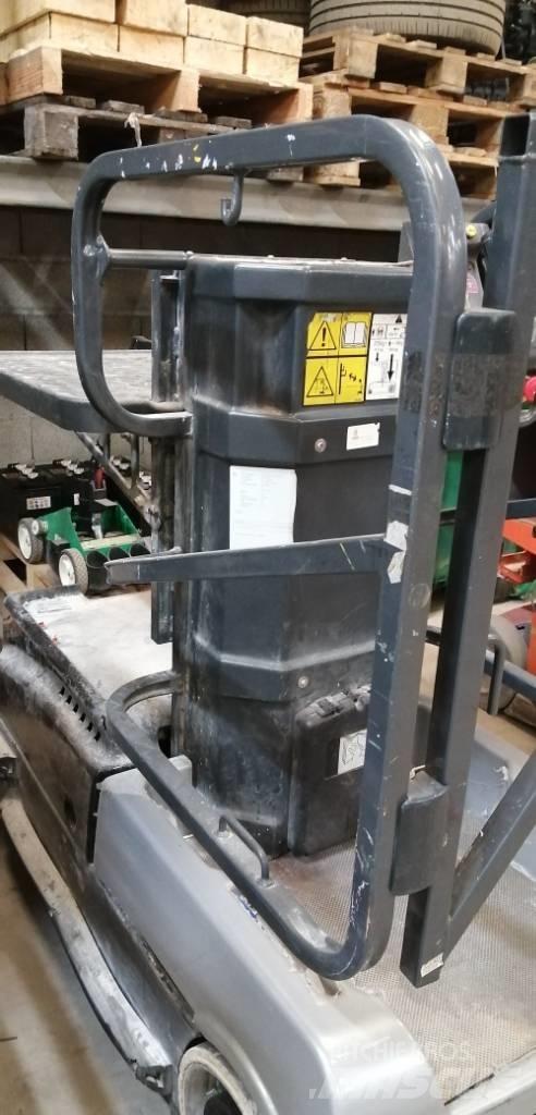 JLG 10 MSP Vertical mast lifts