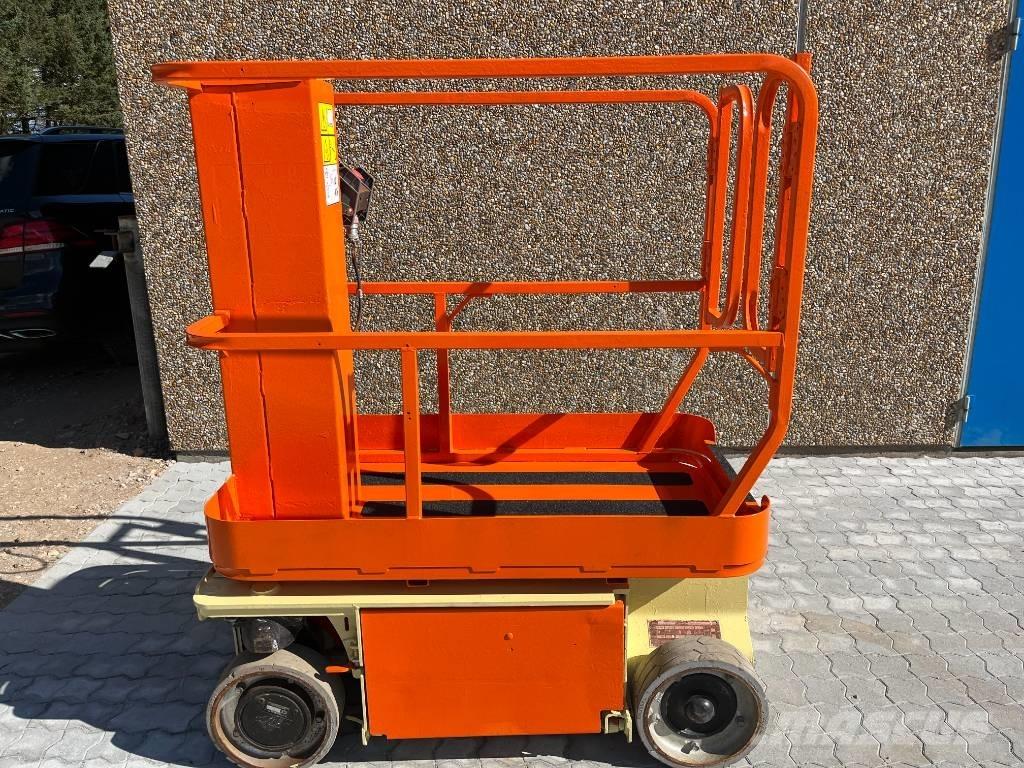 JLG 1230 ES Vertical mast lifts