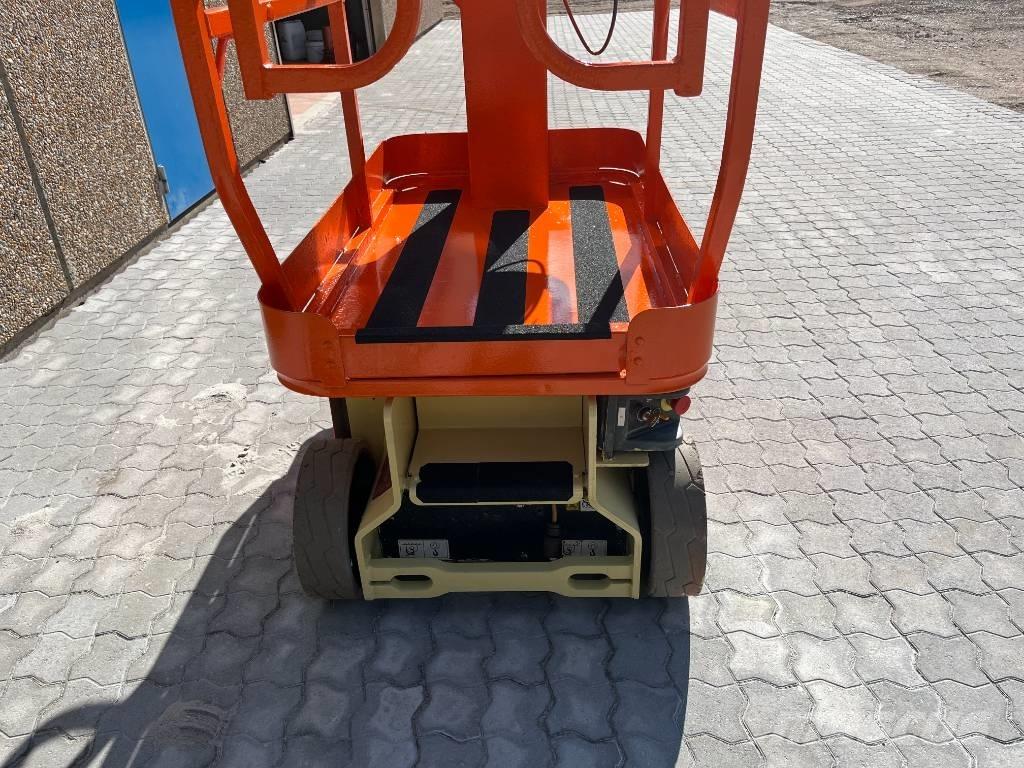 JLG 1230 ES Vertical mast lifts