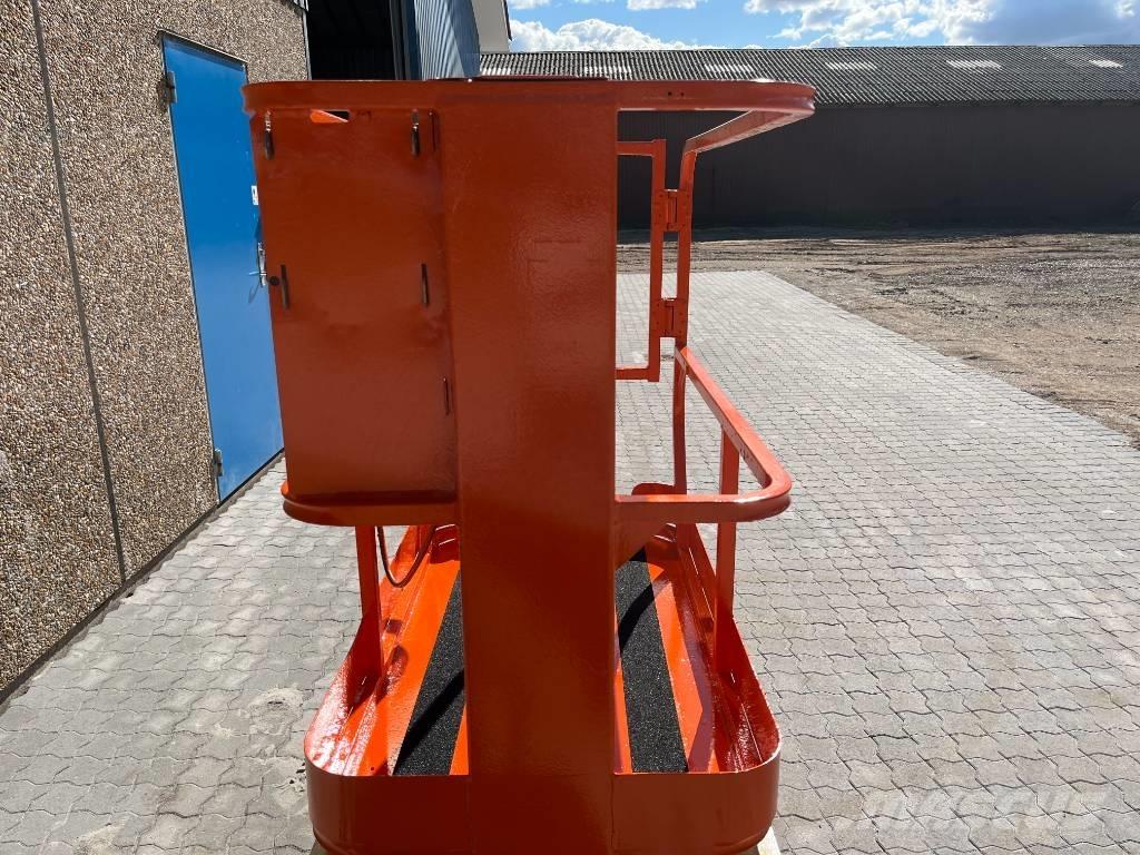 JLG 1230 ES Vertical mast lifts