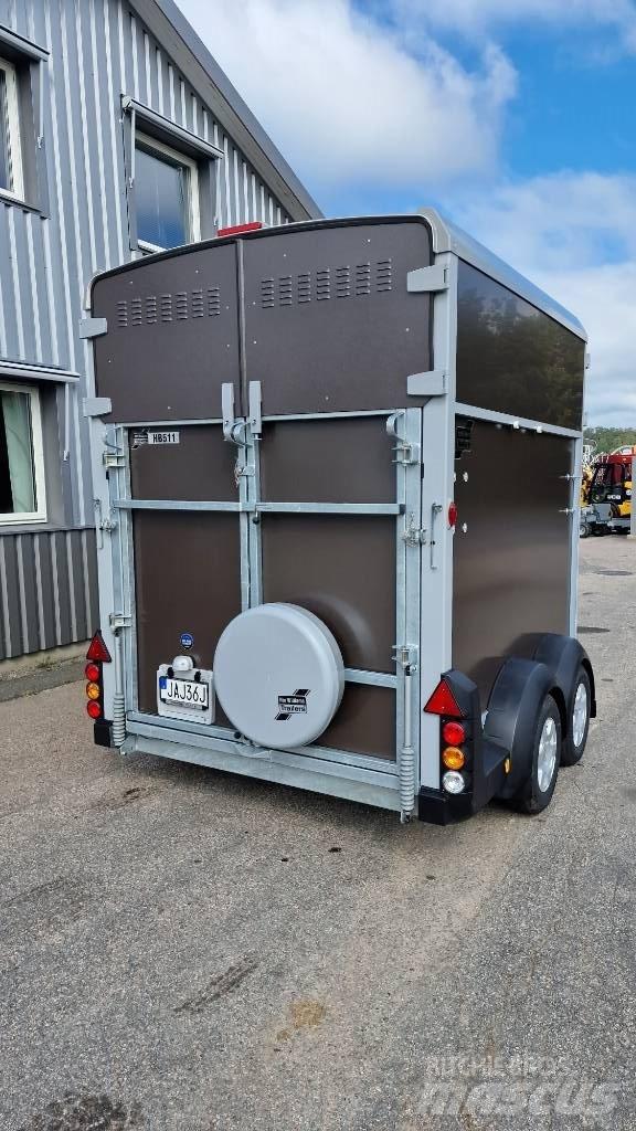 Ifor Williams HB 511 Livestock carrying trailers