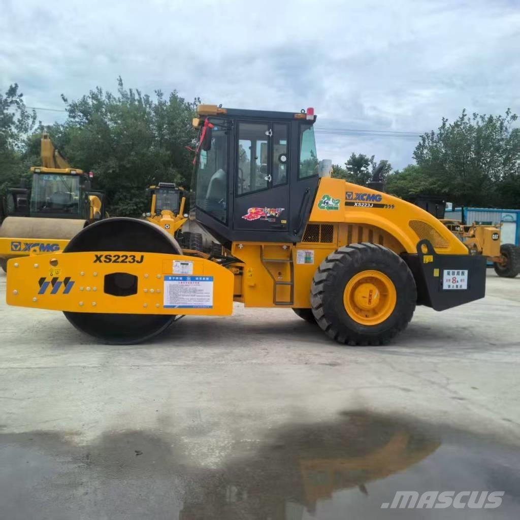 XCMG XS 223 J Single drum rollers