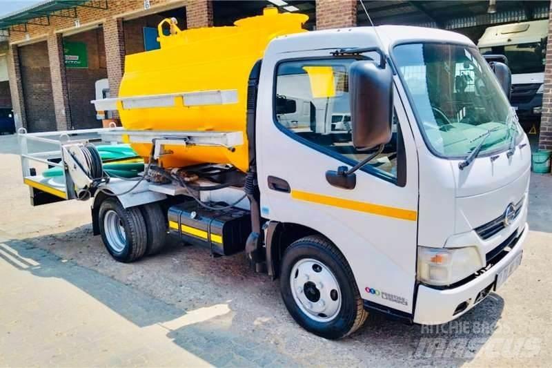 Hino 300 614 Other trucks
