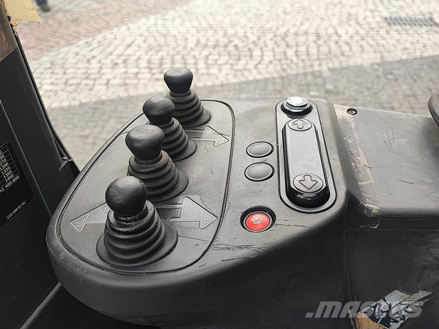 Linde R14X-03 Reach truck