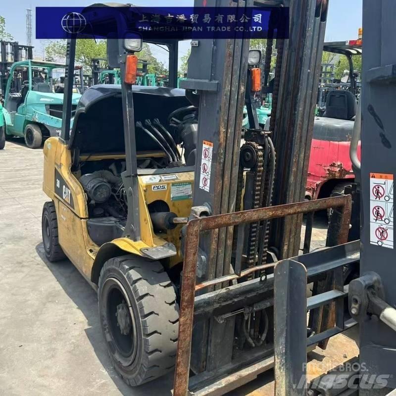 CAT 30 Diesel trucks