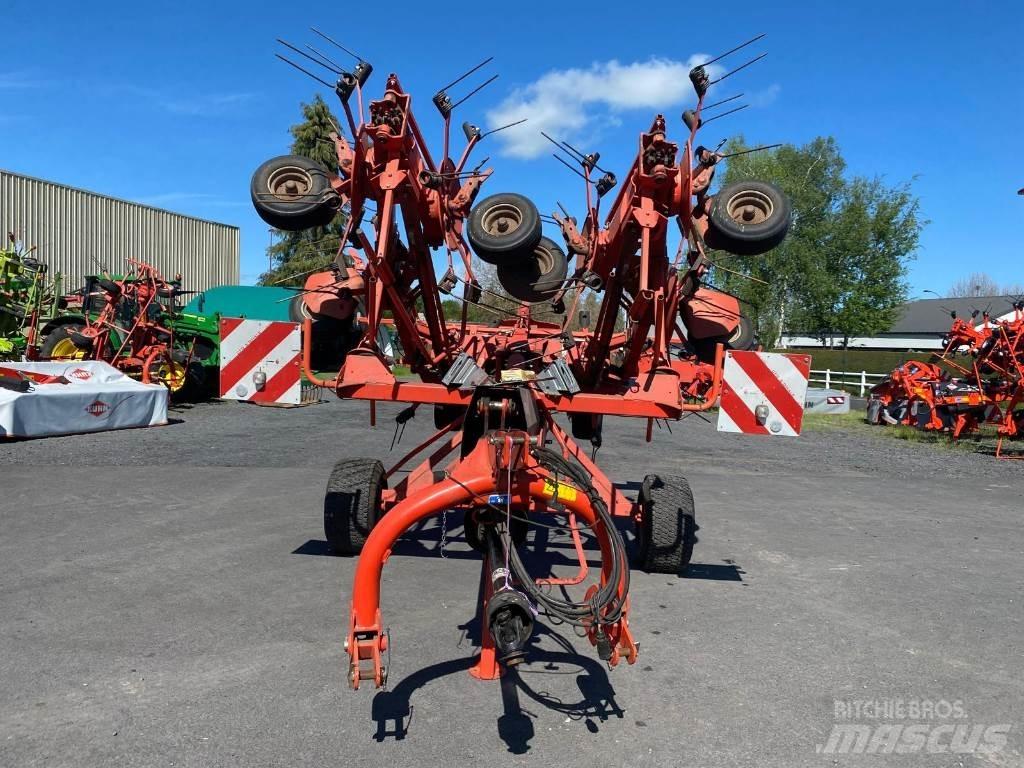 Kuhn GF8702T Rakes and tedders