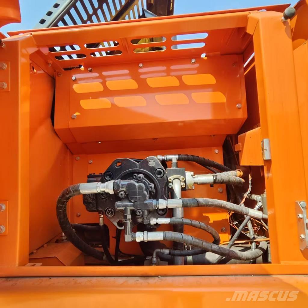 Doosan DX 225 LC Crawler excavators