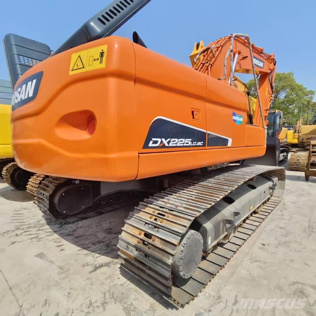 Doosan DX 225 LC Crawler excavators