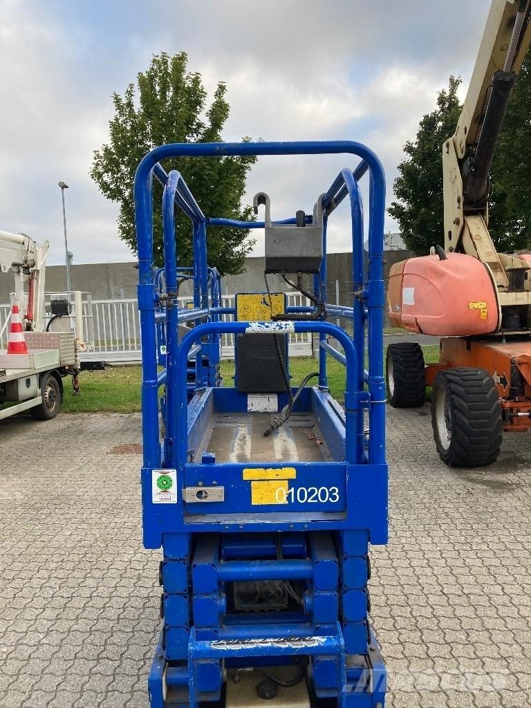 UpRight MX19 Scissor lifts