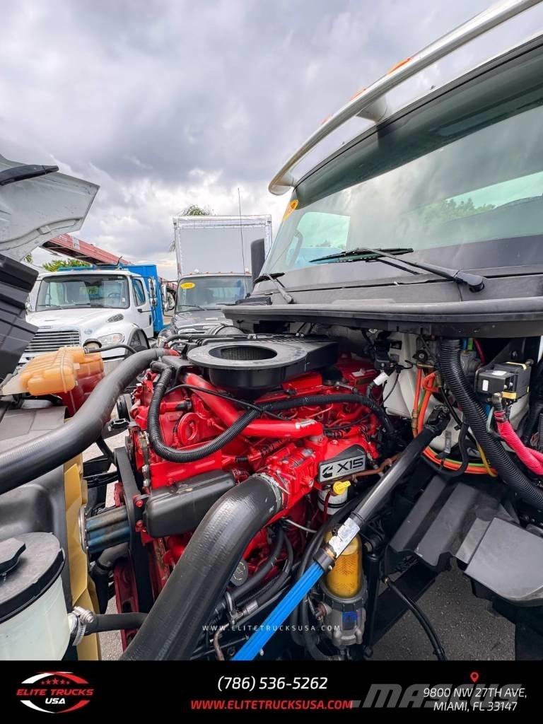 International LT Truck Tractor Units