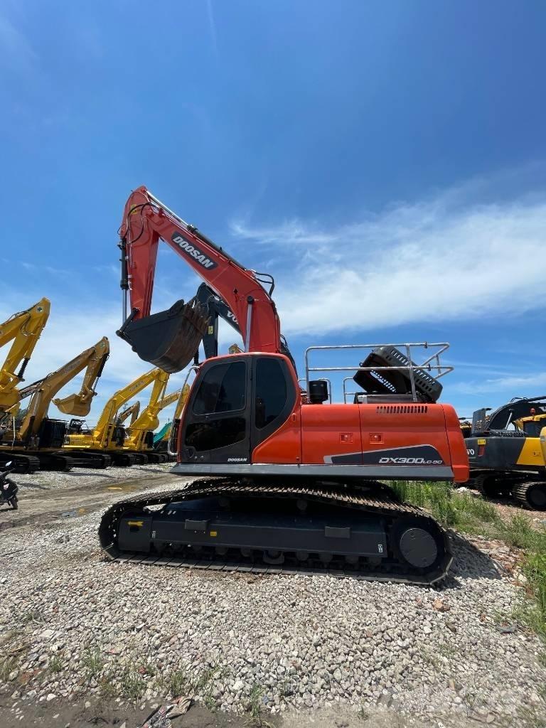 Doosan DX 300 LC Crawler excavators