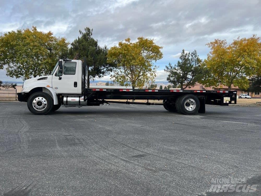 International 4300 Flatbed/Dropside trucks