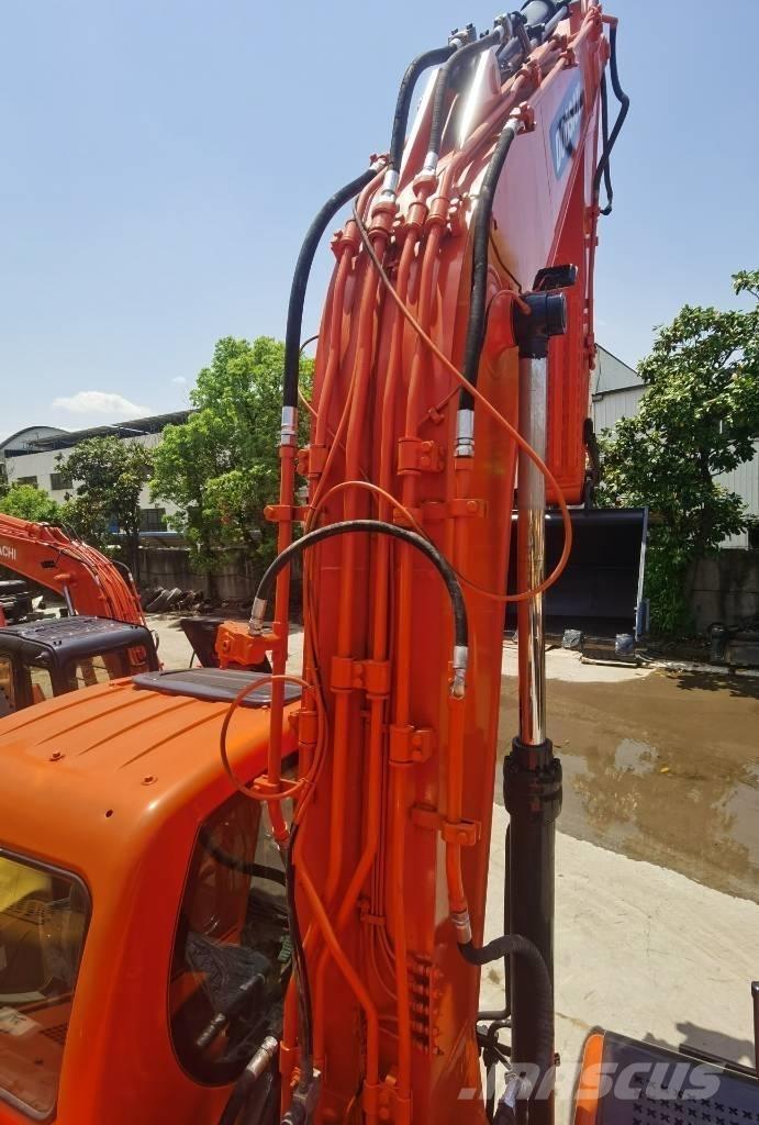 Doosan DX 225 LC Crawler excavators