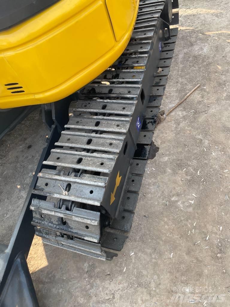 Komatsu PC 35 Mini excavators < 7t