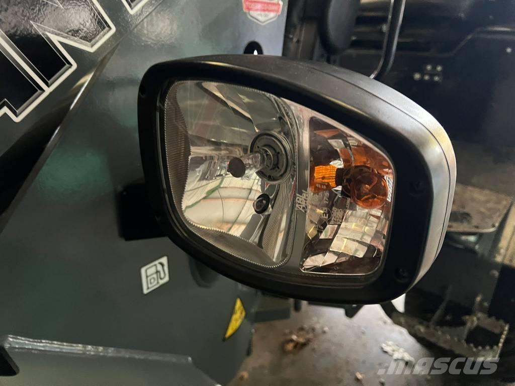 GiANT G 2500 HD Mini loaders