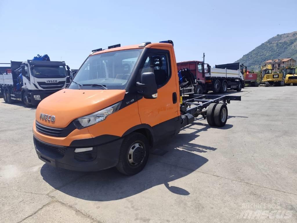 Iveco Daily 35-140 Crane trucks